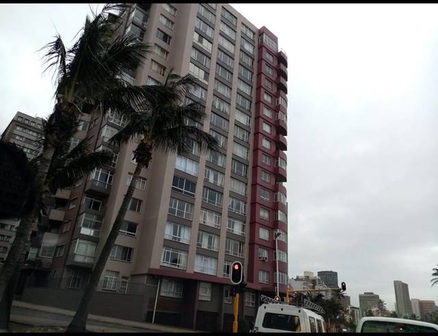 BEDROOM APARTMENT FOR SALE IN ESPLANADE
